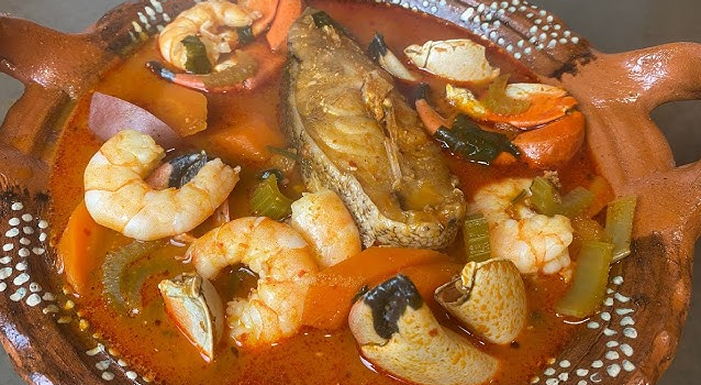 Caldo de Mariscos "Quita Crudas"