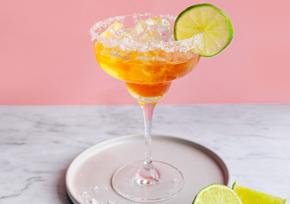 Cócteles ( Margarita cadillac )